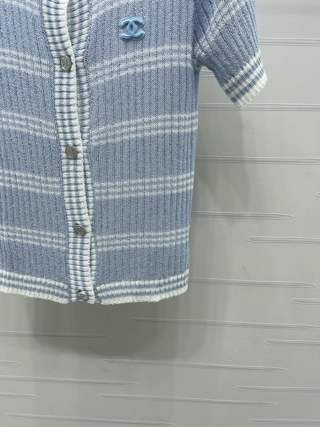 Women's short sleeves